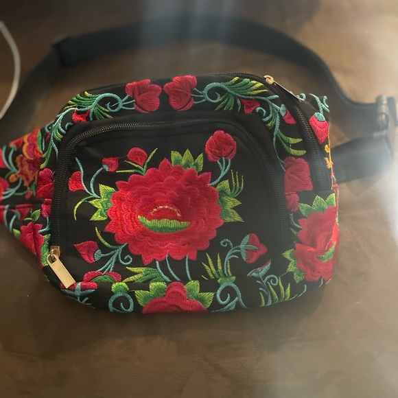 Red Floral Embroidered Fanny Pack - Picture 9 of 10